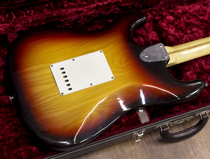 Fender USA Stratocaster 3TS '74 4