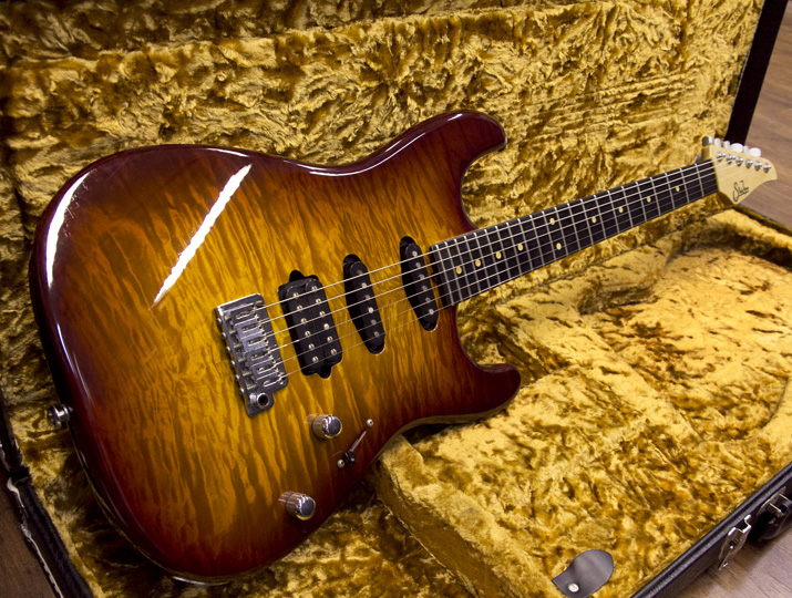 Suhr Classic Figured Maple Cherry Sunburst 1