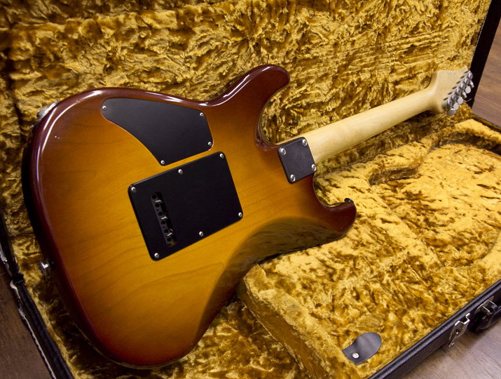 Suhr Classic Figured Maple Cherry Sunburst 2