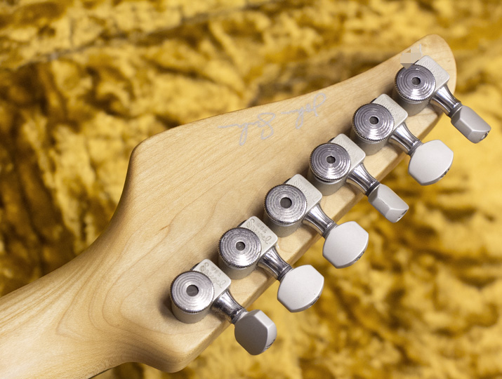 Suhr Classic Figured Maple Cherry Sunburst 8
