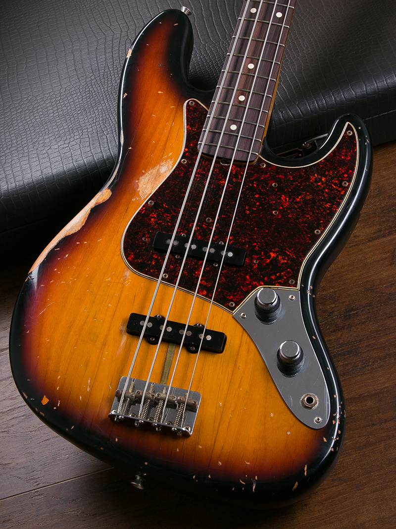 Fender USA American Vintage 62 Jazz Bass 3TS Aged 4