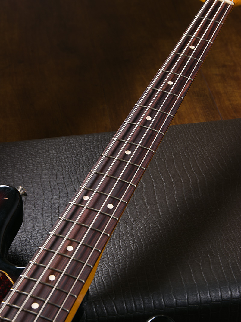 Fender USA American Vintage 62 Jazz Bass 3TS Aged 8