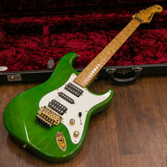 moon Stratocaster Ash BirdsEye Neck HSH Trans Green 全体正面 サムネイル