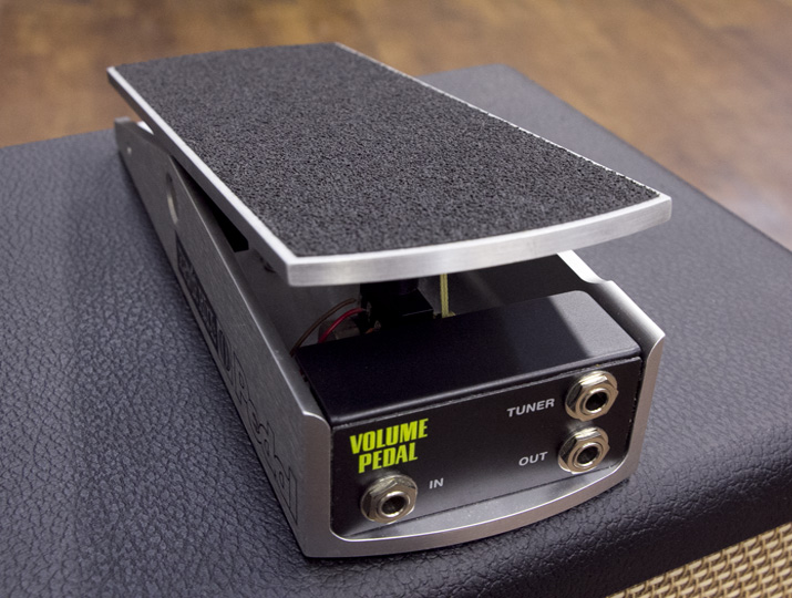 ERNIE BALL VOLUME PEDAL 6166 1