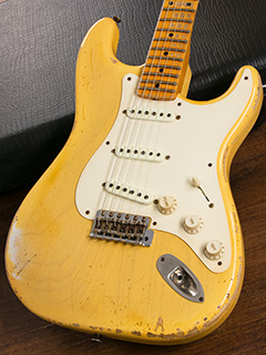 Fender Custom Shop 1957 Stratocaster Heavy Relic Nocaster Blonde 2010 ボディー正面 サムネイル
