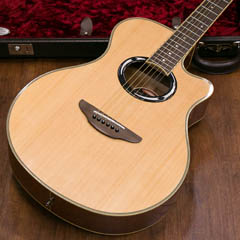 YAMAHA APX500Ⅲ Natural ボディー正面 サムネイル