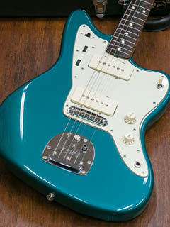 Fender USA American Vintage 1962 Jazzmaster Ocean Turquoise Metallic ボディー正面 サムネイル