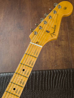 Fender Custom Shop 1957 Stratocaster Relic Black 2015 ヘッド正面 サムネイル