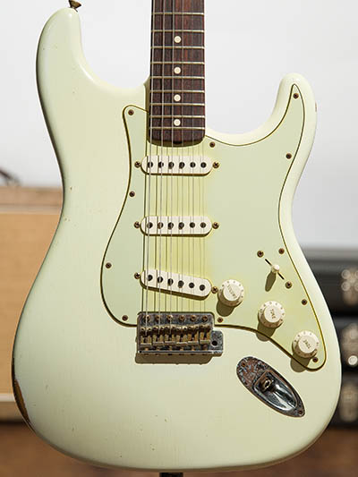 Fender Custom Shop 1961 Stratocaster Relic Quartersawn Flame Maple Olympic White 2013