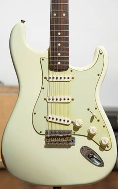 Fender Custom Shop 1961 Stratocaster Relic Quartersawn Flame Maple Olympic White 2013 ボディー正面 サムネイル
