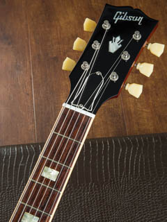 Gibson Memphis ES-390 Cherry 2013 ヘッド正面 サムネイル