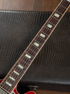 Gibson Memphis ES-390 Cherry 2013 指板 サムネイル