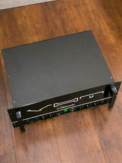 VHT G-2100-C Classic Power Amp ボディー正面 サムネイル