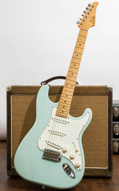 Suhr Classic Pro Sonic Blue 2017 全体正面 サムネイル