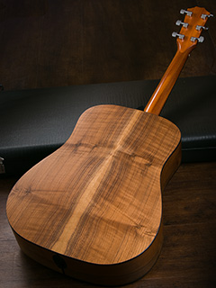 Taylor 110e Walnut 2017 全体裏面 サムネイル