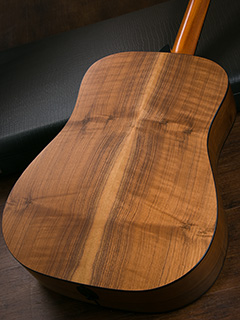 Taylor 110e Walnut 2017 ボディー裏面 サムネイル