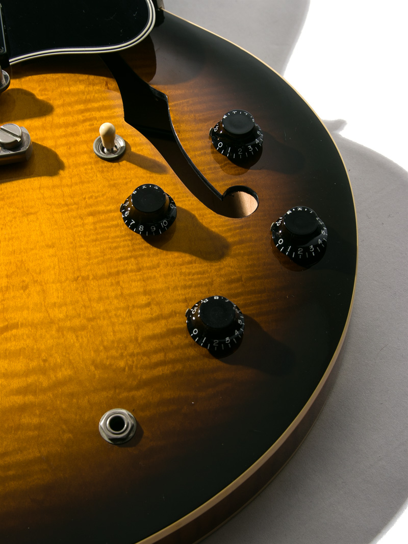 Gibson ES-335 Dot Figured Top & Back Vintage Sunburst 10