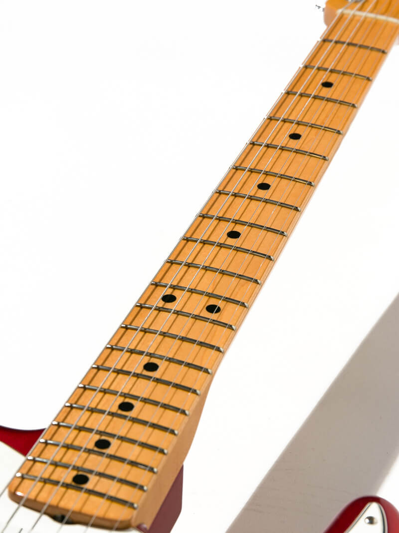 Fender Custom Shop 1969 Stratocaster Journeyman Relic Hand Wound P.U. Candy Apple Red(CAR)
7
