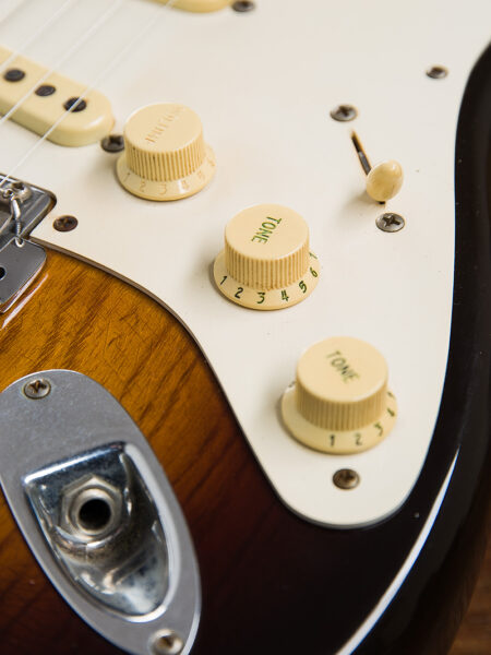 Fender 50年代ストラトの特徴に迫る！ - HYBRID GUITARS Note